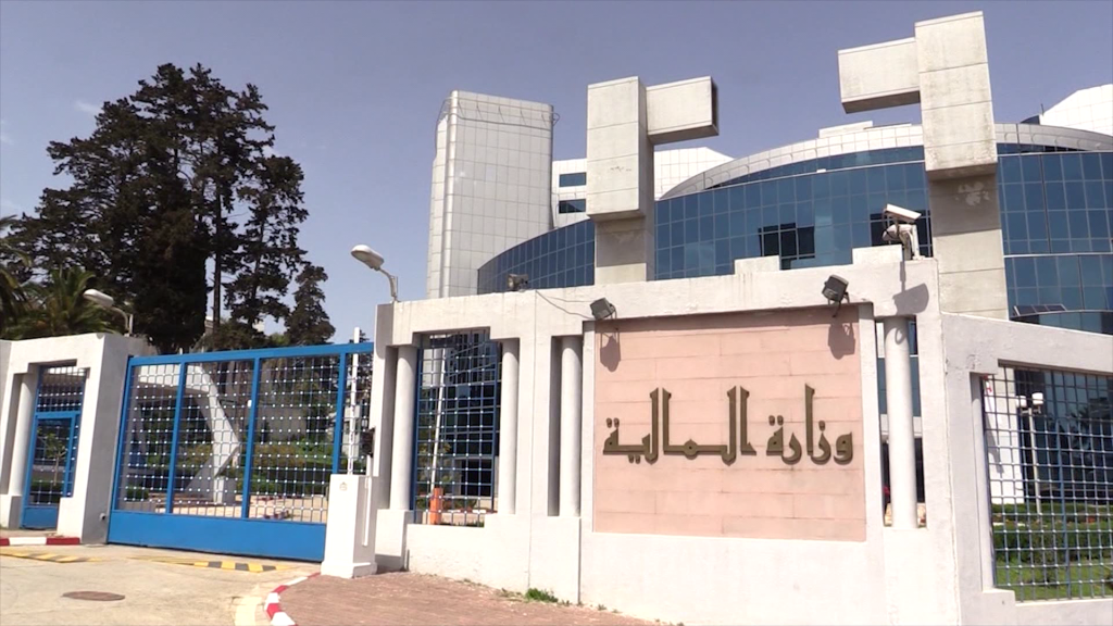 عنابة: مديرية أملاك الدولة تعلن عن مزاد علني لبيع عتاد وأشياء منقولة بدار الشباب «الباكس»